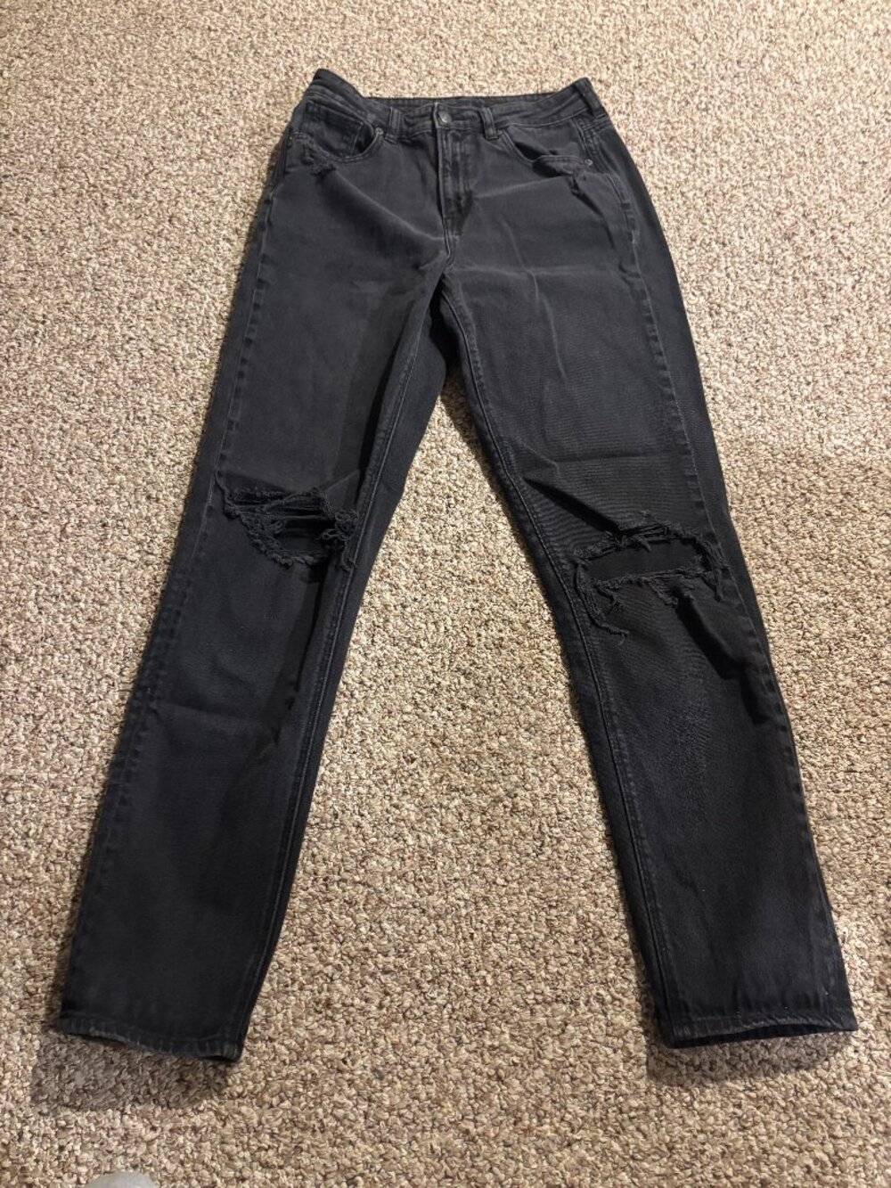 American Eagle 4 X LONG Black Jeans (distressed/ripped)